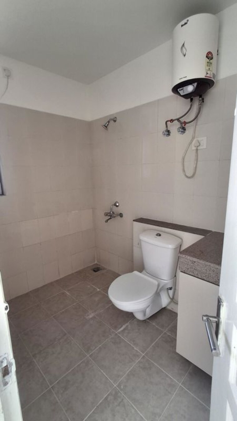 Bathroom, sector 22 4 Bedroom 2150 Sq.Ft. Builder Floor In Sector 22 Gurgaon 10705155