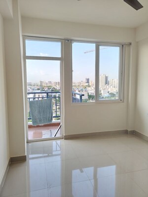 Room in 3 BHK Apartment at Landmark The Homes 81, Sector 81 – for Rent