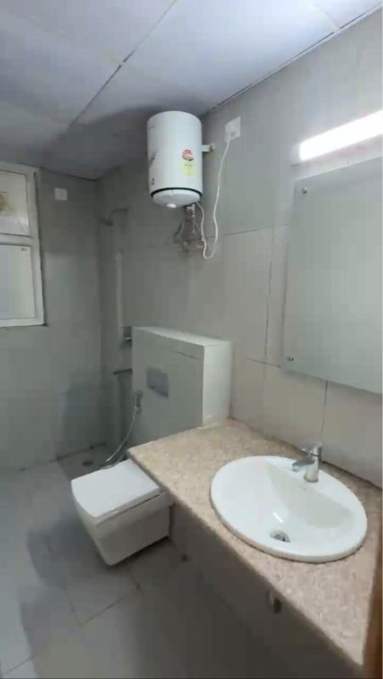 Bathroom, sector 23 4 Bedroom 2200 Sq.Ft. Builder Floor In Sector 23 Gurgaon 10705178