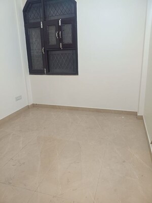 Room in 6+ BHK Independent House at Maharani Bagh – for Sale