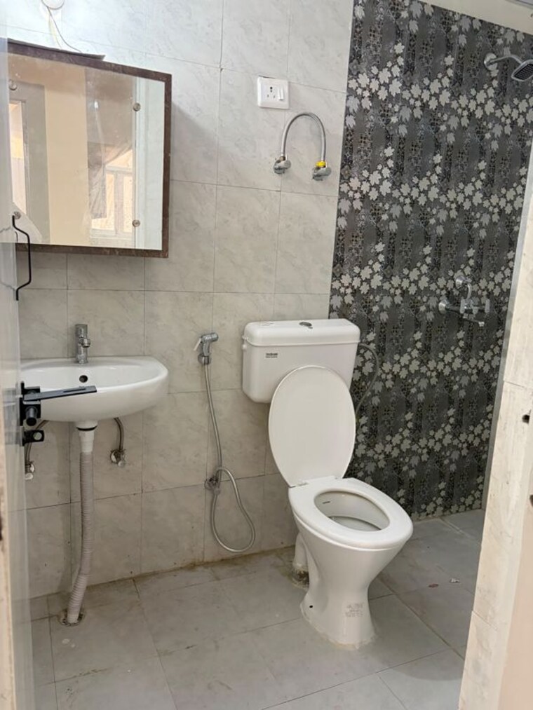 Bathroom, pareena-om-apartments 2 Bedroom 664 Sq.Ft. Apartment In Sector 112 Gurgaon 10705122