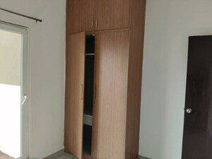 1 BHK Builder Floor For Rent in Sector 21