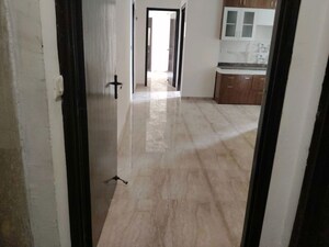 Room in 1 BHK Builder Floor at Sector 21 – for Rent