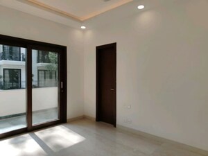 Room in 3 BHK Builder Floor at Mohit House, Sushant Lok I – for Rent
