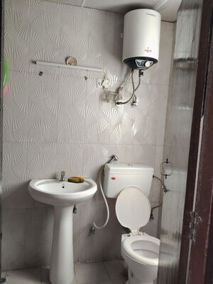 Bathroom in 1 BHK Builder Floor at Sector 22 – for Rent