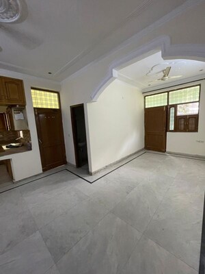 Room in 2 BHK Builder Floor at Sector 46 – for Rent