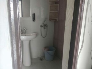 Bathroom in 1 BHK Builder Floor at Sector 23 – for Rent