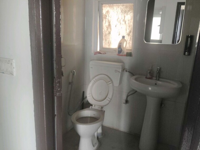 Bathroom, sector 23 1 Bedroom 950 Sq.Ft. Builder Floor In Sector 23 Gurgaon 10705212