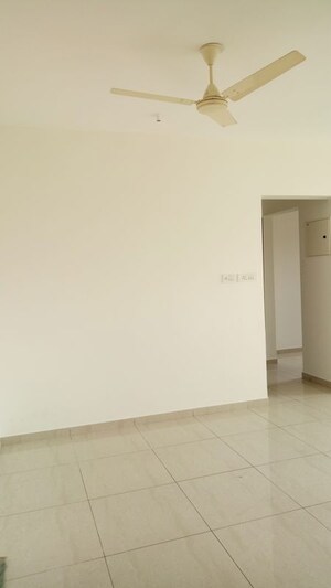 Room in 1 BHK Apartment at Mahindra Antheia, Pimpri – for Rent