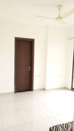 Room in 1 BHK Apartment at Mahindra Antheia, Pimpri – for Rent
