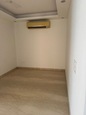 Room in 3 BHK Builder Floor at Nizamuddin – for Rent