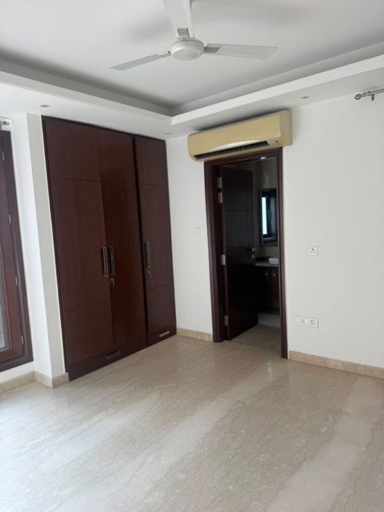 Room, nizamuddin 3 Bedroom 1800 Sq.Ft. Builder Floor In Nizamuddin Delhi 10705294