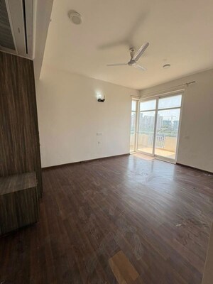 Room in 1 BHK Builder Floor at Sector 21 – for Rent