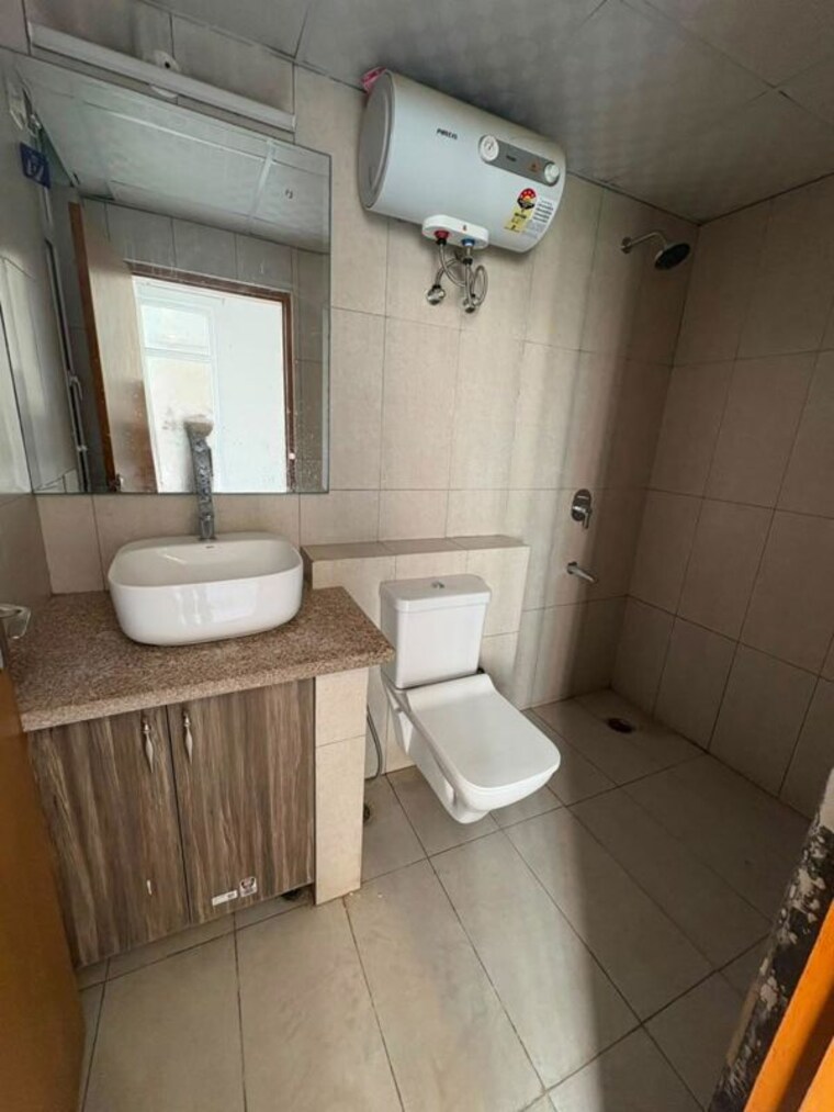 Bathroom, sector 23 1 Bedroom 950 Sq.Ft. Builder Floor In Sector 23 Gurgaon 10705325