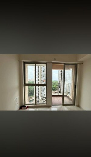 Room in 2 BHK Apartment at Lodha Crown Quality Homes, Majiwada – for Rent
