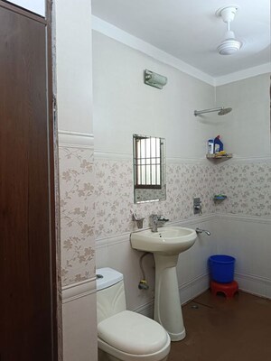 Bathroom in 3 BHK Builder Floor at Sector 43 – for Rent