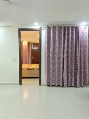 Living Room in 3 BHK Builder Floor at Sector 43 – for Rent