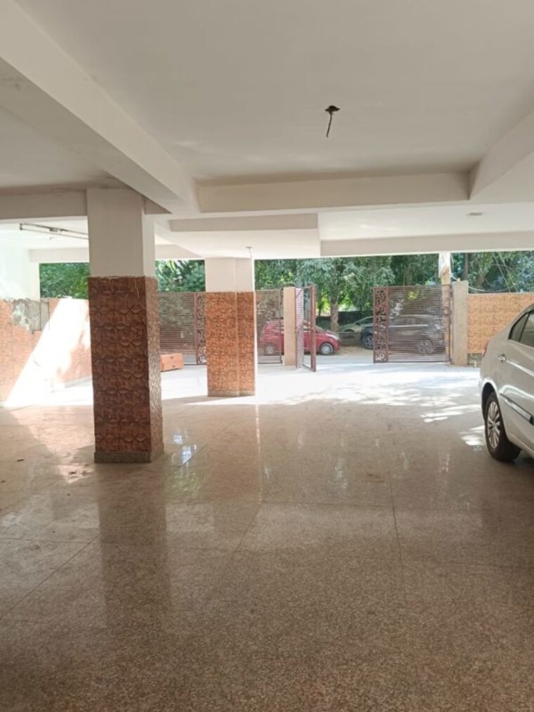  Parking, sector 43 3 Bedroom 2250 Sq.Ft. Builder Floor In Sector 43 Gurgaon 10705320