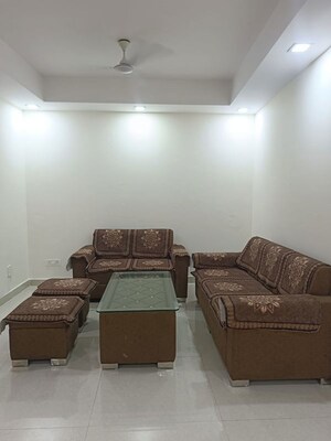 3 BHK Builder Floor For Rent in Sector 43