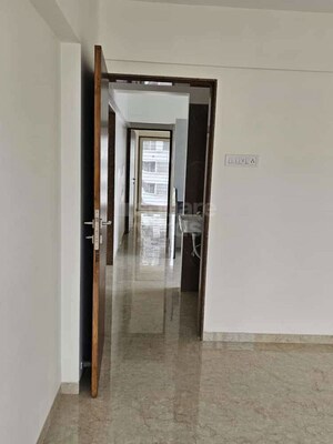 Room in 2 BHK Apartment at Titanium Pyramid Icon, Ghansoli – for Rent