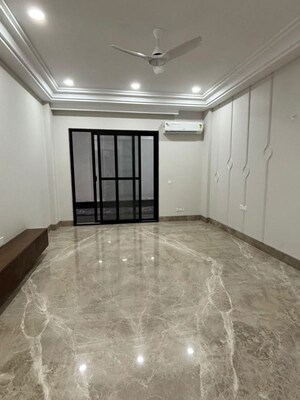 Room in 3 BHK Builder Floor at Saket – for Sale