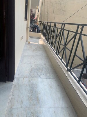 Balcony in 1 RK Apartment at South Delhi – for Rent