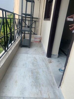 Balcony in 1 RK Apartment at South Delhi – for Rent