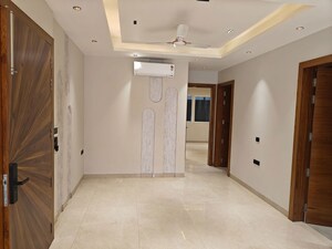 Room in 4 BHK Apartment at Vipul World Floors, Sector 48 – for Rent