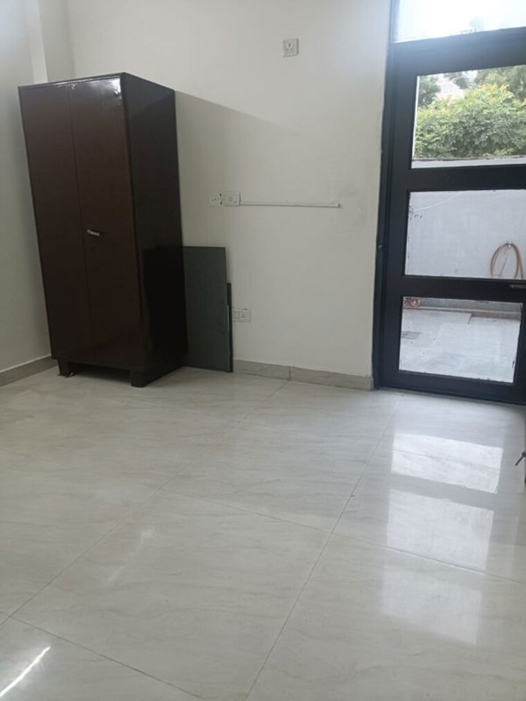 Room, ss-mayfield-gardens 3 Bedroom 1450 Sq.Ft. Builder Floor In Sector 51 Gurgaon 10705380