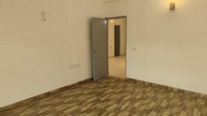 Room in 4 BHK Apartment at Orchid Island, Sector 51 – for Rent