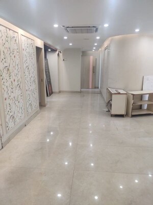 Team Area in  Showroom at Defence Colony – for Rent