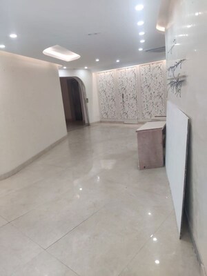 Team Area in  Showroom at Defence Colony – for Rent