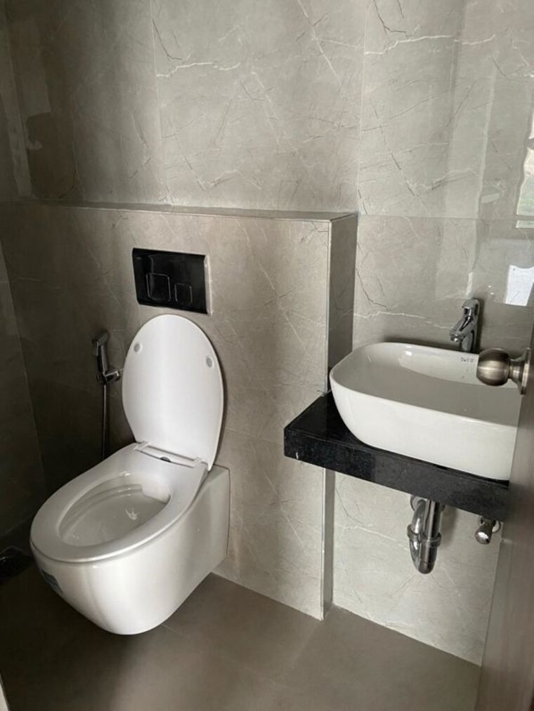 Bathroom, raymond-ten-x-habitat 1 Bedroom 418 Sq.Ft. Apartment In Pokhran Road No Two Thane 10705395