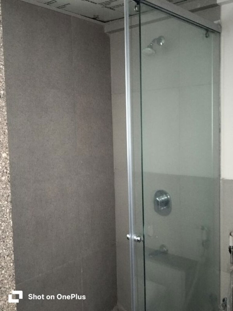 Bathroom, goel-ganga-acropolis 3 Bedroom 1500 Sq.Ft. Apartment In Baner Pune 10705401
