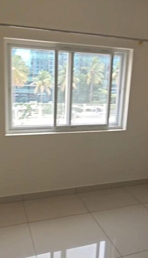 Room in 3 BHK Apartment at Prestige Green Gables, Panathur – for Rent