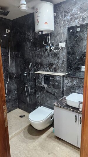 Bathroom in 3 BHK Builder Floor at Uppal Southend, Sector 49 – for Rent
