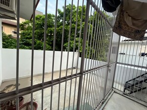 Balcony in 2 BHK Builder Floor at Sector 56 – for Rent