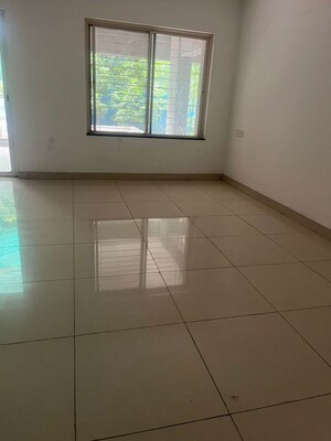 Room in 2 BHK Apartment at Paranjape Yuthika Apartment, Bavdhan – for Rent