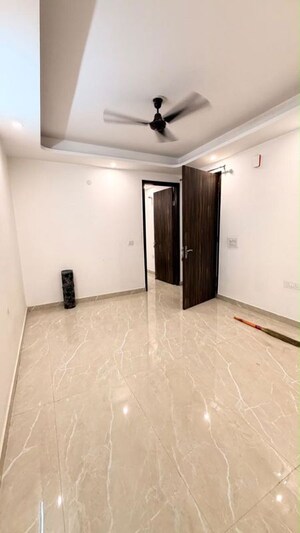 Room in 2 BHK Builder Floor at Chattarpur – for Rent