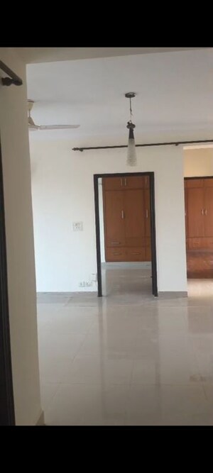 Room in 3 BHK Apartment at Badshahpur – for Rent
