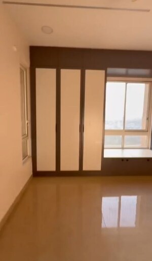 Room in 2 BHK Apartment at Aurobindo Kohinoor, Serilingampally – for Rent