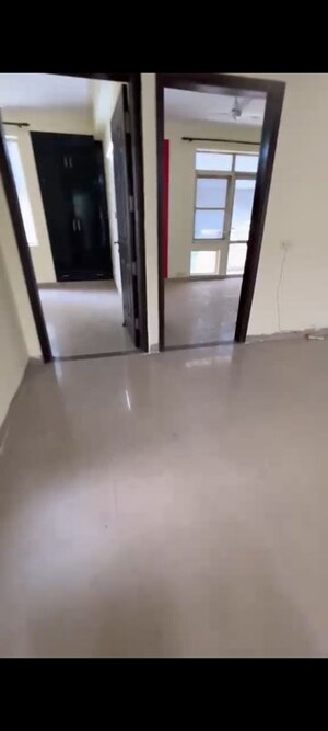 Room in 3 BHK Apartment at Nirvana Country – for Rent
