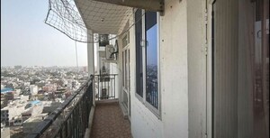 Building Lobby in 3 BHK Apartment at Omaxe R2, Gomti Nagar – for Sale
