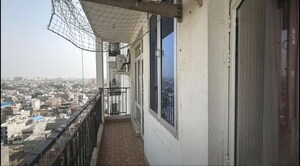 Building Lobby in 3 BHK Apartment at Omaxe R2, Gomti Nagar – for Sale