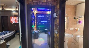 Building Lobby in 3 BHK Apartment at Omaxe R2, Gomti Nagar – for Sale