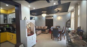Team Area in 3 BHK Apartment at Omaxe R2, Gomti Nagar – for Sale