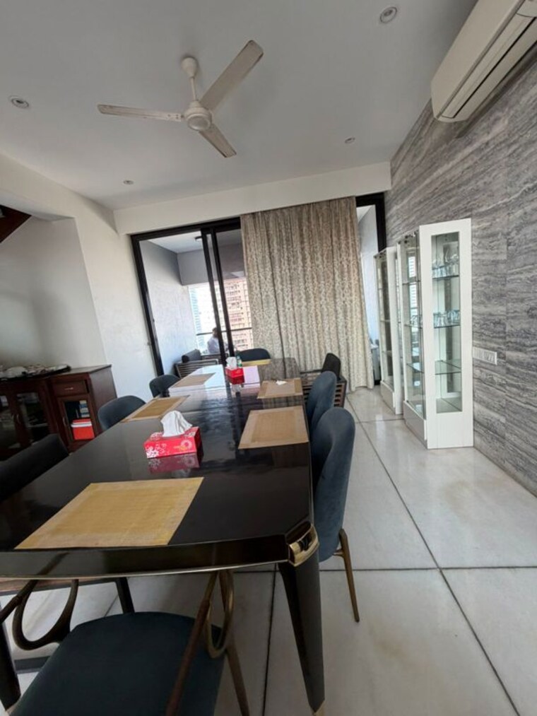 Team Area, lodha-the-world-towers-world-one-tier-2 3 Bedroom 2000 Sq.Ft. Apartment In Worli Mumbai 10705561