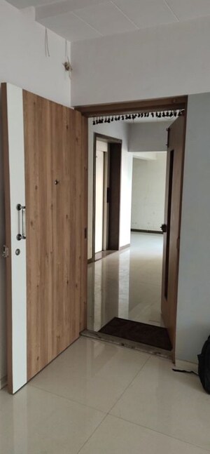 Room in 2 BHK Apartment at Cosmos Orchid, Ghodbunder Road – for Rent