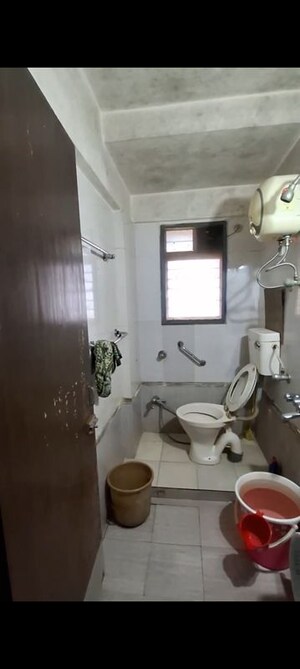 Team Area in 2 BHK Apartment at Bhoomi Hills, Kandivali East – for Rent