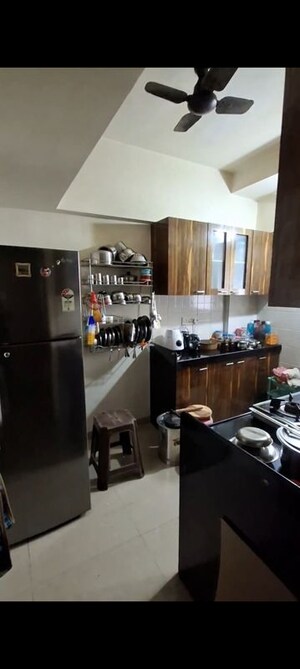 Team Area in 2 BHK Apartment at Bhoomi Hills, Kandivali East – for Rent